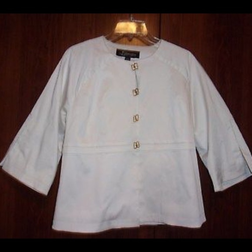 White Fashion Coat,Gold Closure Hooks,Half-Sleeves